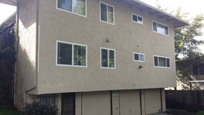 Building Photo - Utilities Included! Hayward 2-Bedroom with...