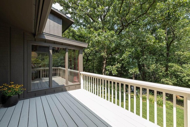 Building Photo - 884 Shrewsbury Ln