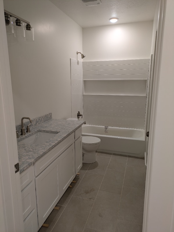 Building Photo - 1595 S 300 W