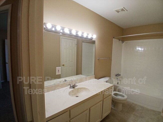 Building Photo - 1818 Rodd Field Rd