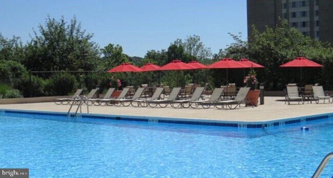 Building Photo - 5500 Holmes Run Pkwy
