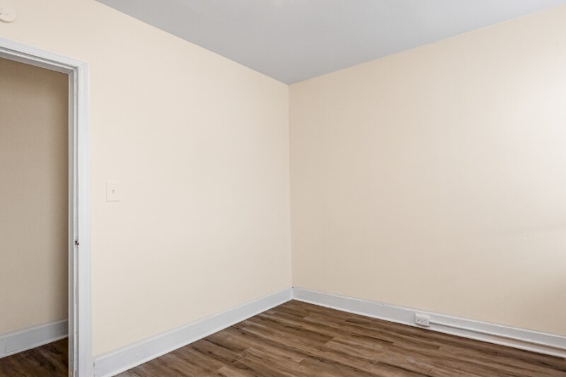 Building Photo - 2945 Walbrook Ave