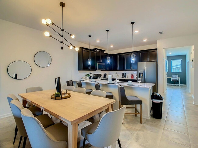 Building Photo - 9335 Sommerset Hills Dr