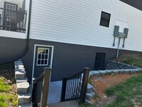 Building Photo - 1006 Pocahontas Ave