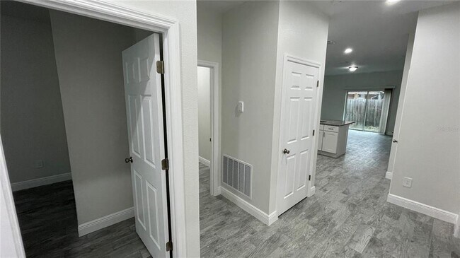 Building Photo - 4949 Ives Ave