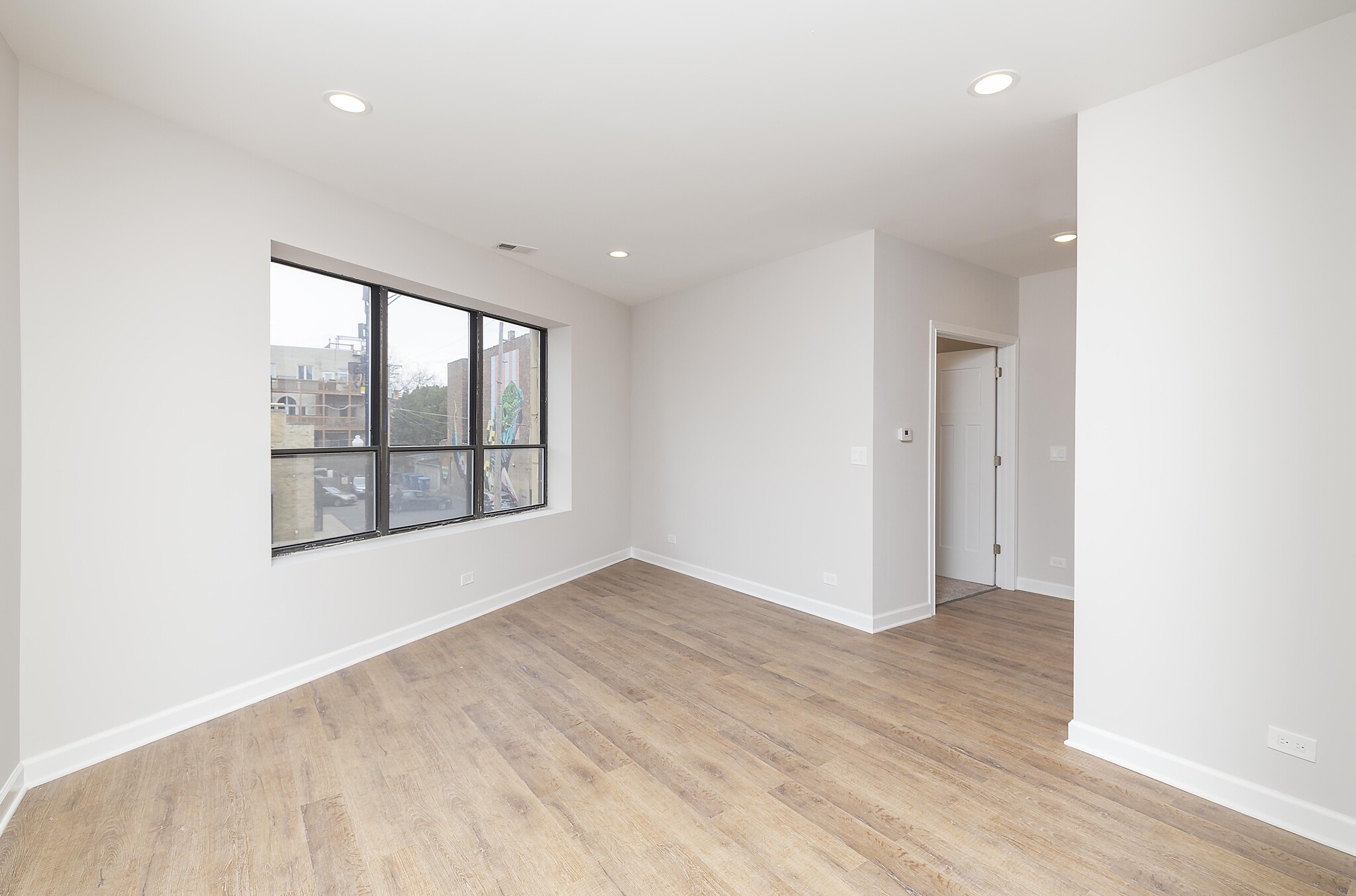 Building Photo - 2909 N Clark St