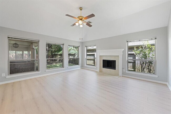 Building Photo - 2618 Parkbriar Ln