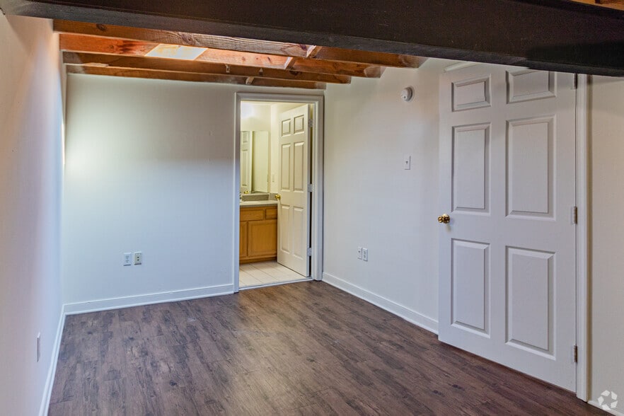 Interior Photo - Coliseum Lofts