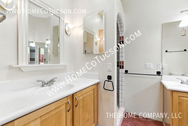 Building Photo - 1921 S Doubletree Ln