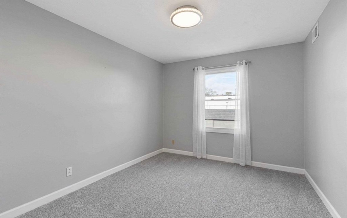 Building Photo - 12727 Woodcrest Plz