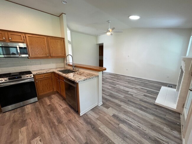 Building Photo - Southwest Reno Hidden Gem - Stunning Back ...