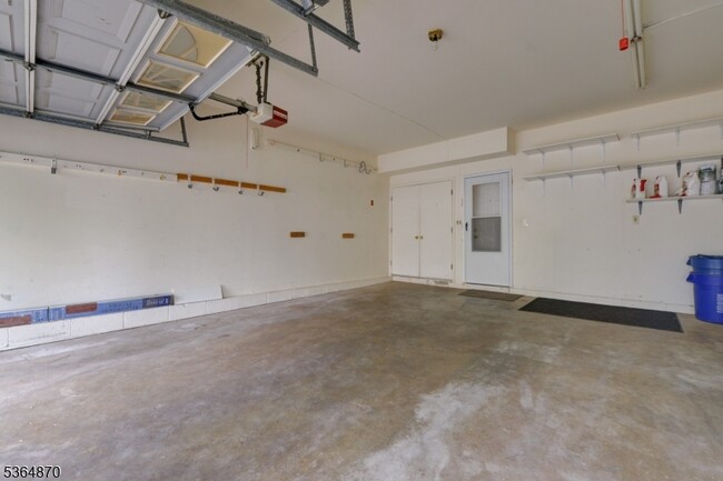 Building Photo - 5 Marco Polo Ct