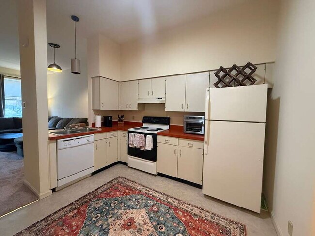 Building Photo - "Furnished Urban Oasis: Spacious 1-Bedroom in Prime St. Louis Location, SOULARD – 900 Sq Ft of Co...
