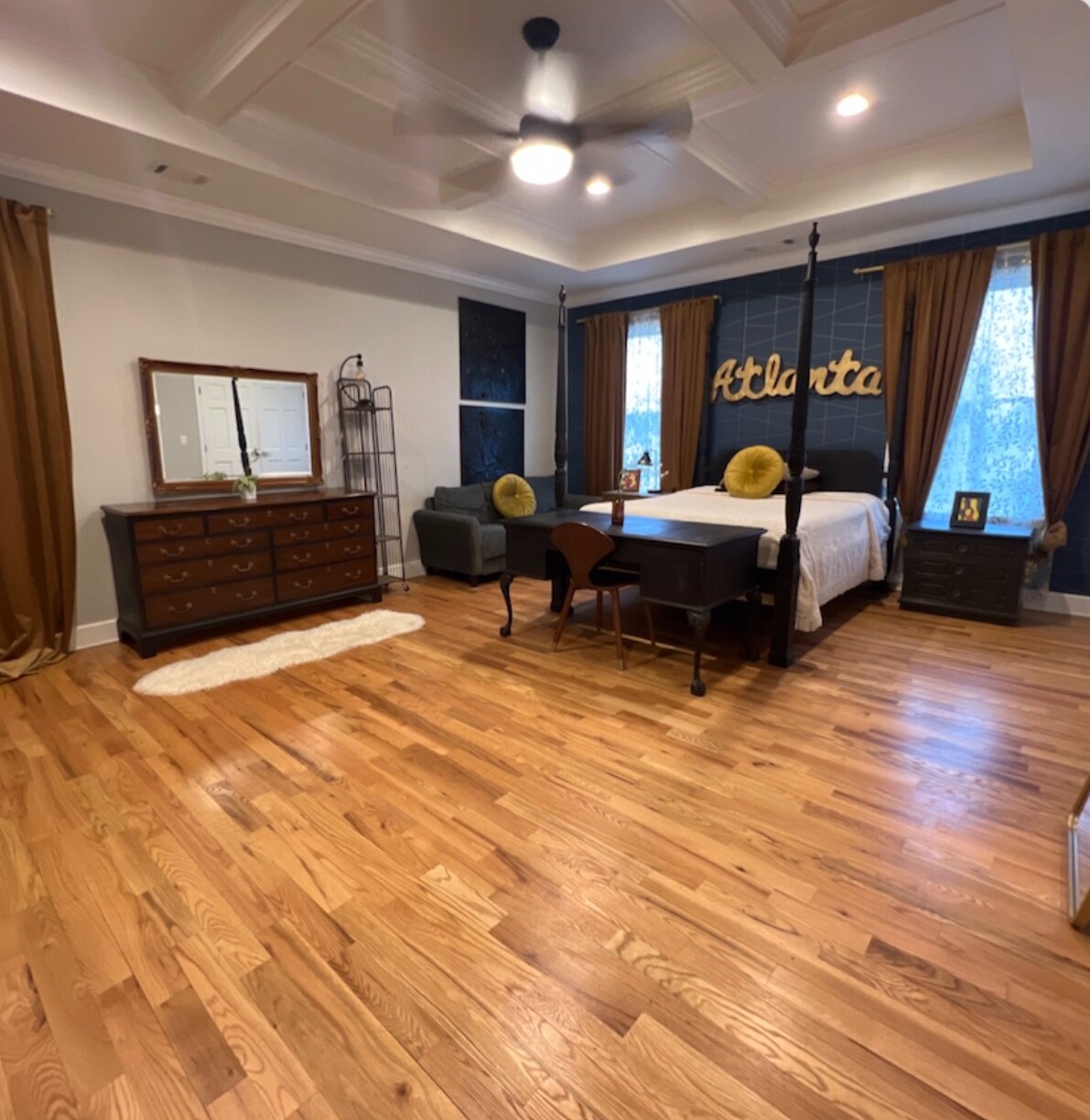 Building Photo - Room in House on Holland Ct