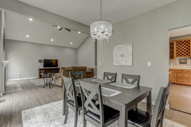 Dining Room - 47300 Cider Mill Dr