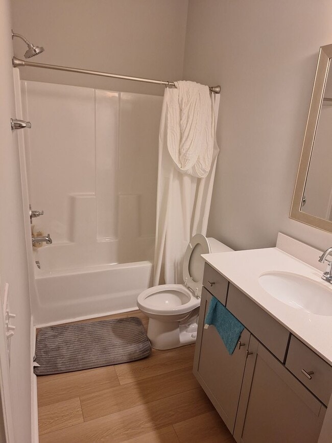 Building Photo - Beautiful Five Bedroom Home Located in Northeast Columbia!