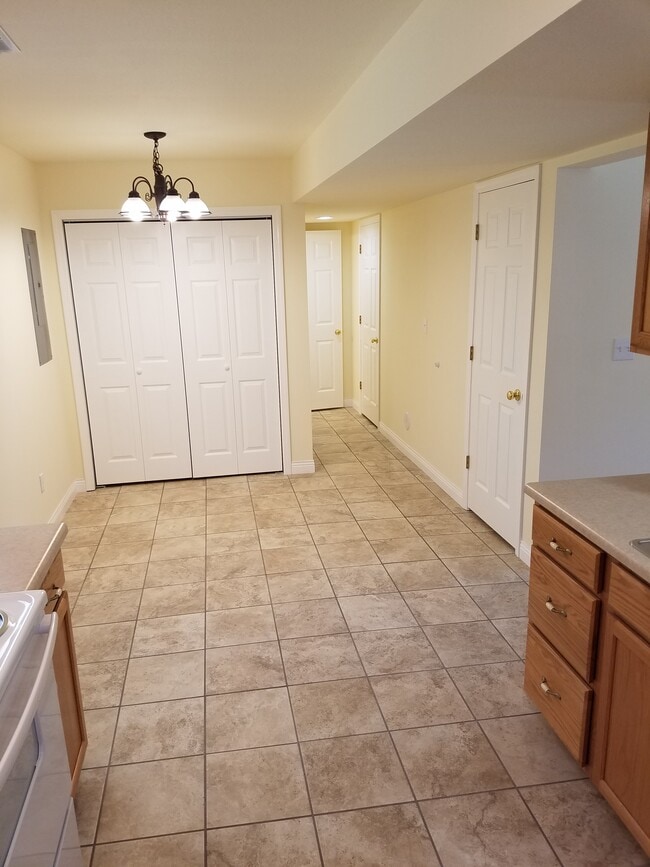 Building Photo - 3510 James Dale Rd