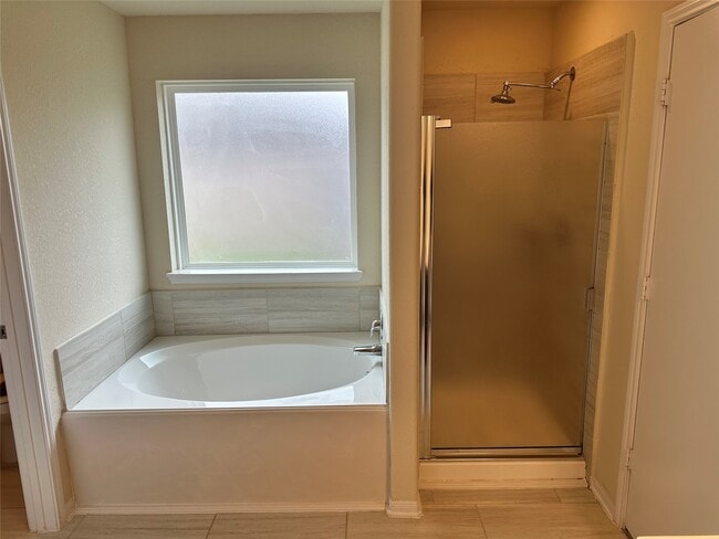 Building Photo - 2630 Zephyr Ln