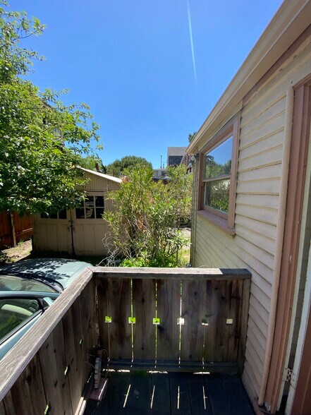 Side Porch - 2801 Fulton St