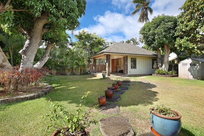 Building Photo - Executive Kahala Home with detached Cottage