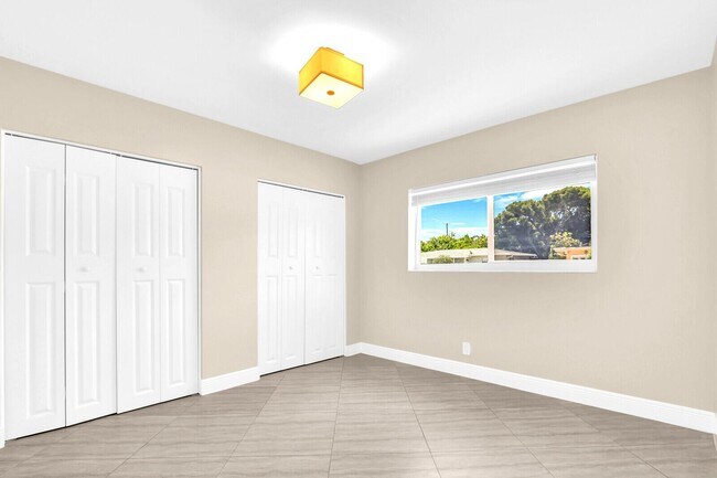 Building Photo - 105 Palamino Cir