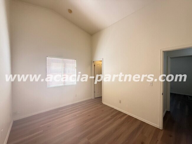 Building Photo - Four Bedroom in Rita Ranch