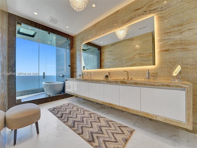 Building Photo - 17901 Collins Ave