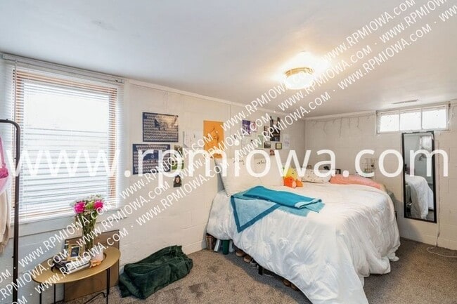 Building Photo - 3309 Tripp St