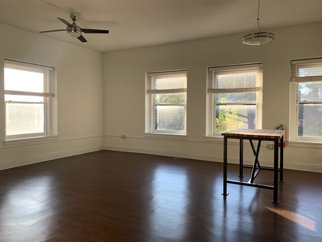 Building Photo - 3000 Bridge Ave