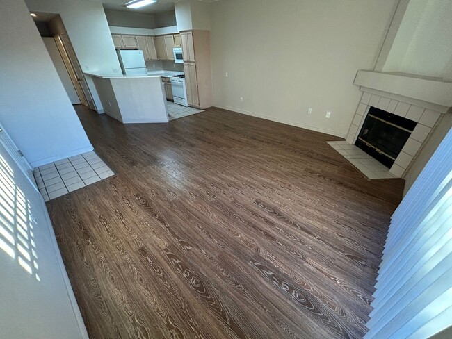 Building Photo - BEAUTIFUL WEST HARMON AREA CONDO LOCATED CENTRAL LAS VEGAS