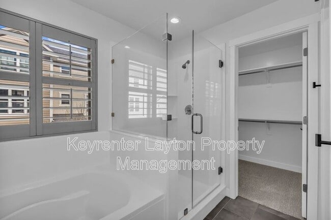 Building Photo - 955 N 800 E