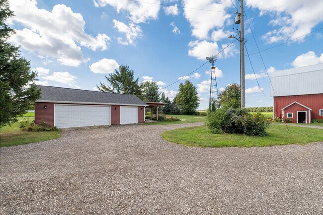 Building Photo - N1033 Co Rd K
