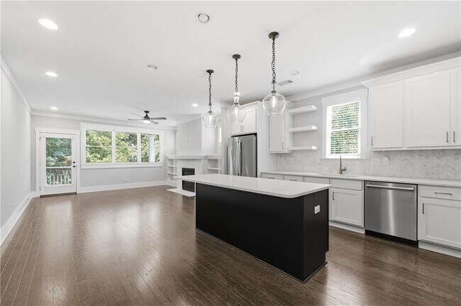 Building Photo - 254 Lamon Ave SE