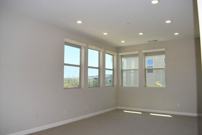 Building Photo - 16755 Coyote Bush Dr