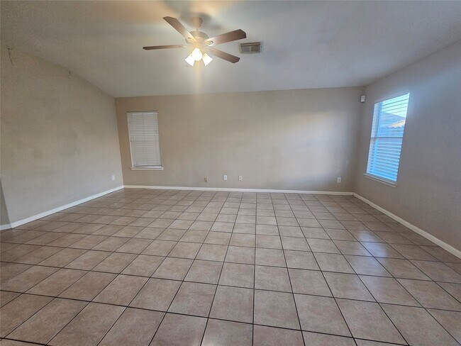 Building Photo - 23506 Hidden Maple Dr