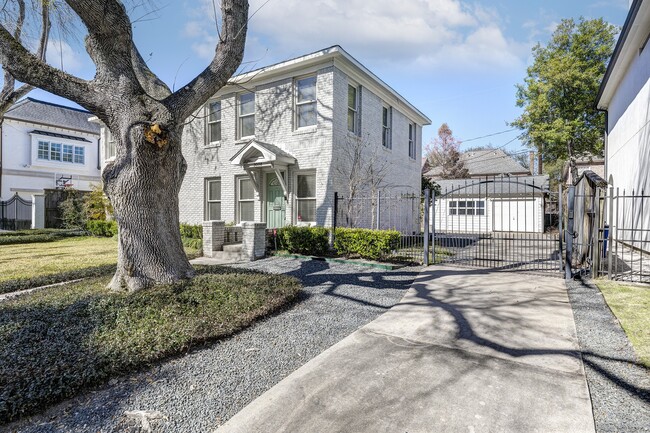 Building Photo - 3008 Amherst St