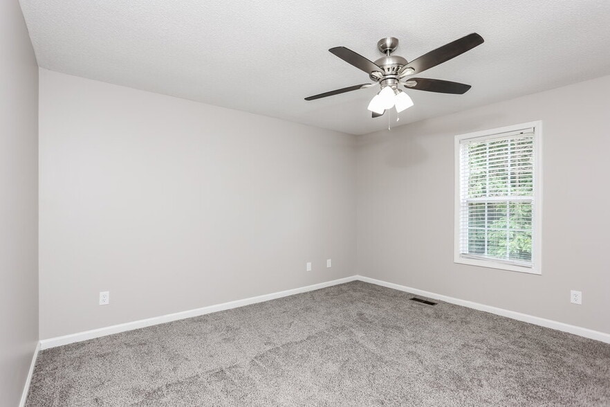 Building Photo - 639 Sheffield Ct