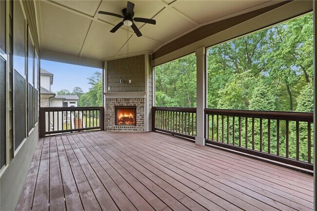 Building Photo - 710 Deer Holw Trce