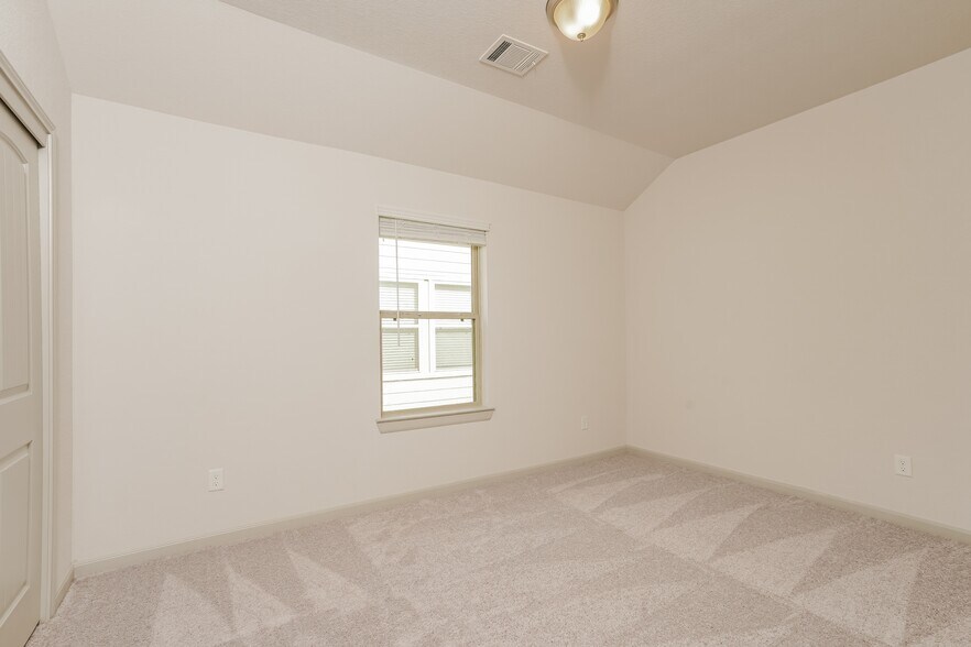 Building Photo - 7918 Cypress Country Dr