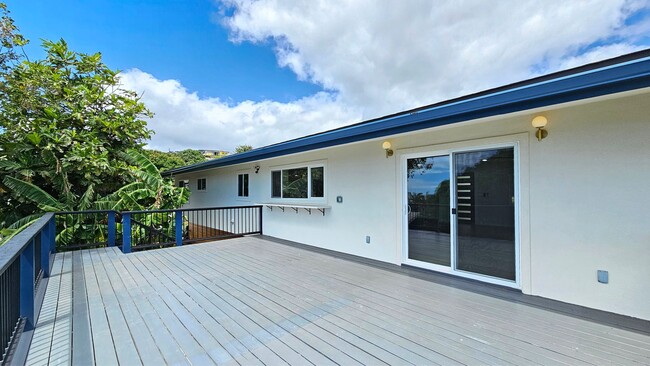 Building Photo - Waialae Nui Ridge - Renovated 4 bedroom, 3...