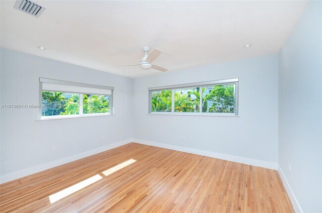 Building Photo - 636 Malaga Ave