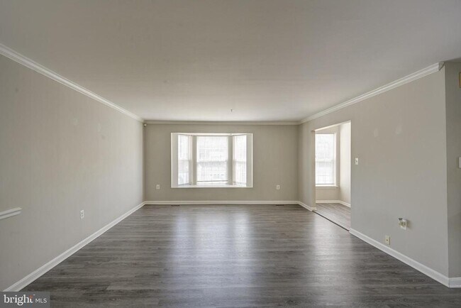 Building Photo - 4624 Kings Mill Way