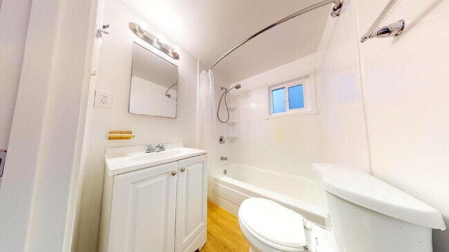 Building Photo - Exceptional Brisbane Home Offering Space, Style & Sunsets