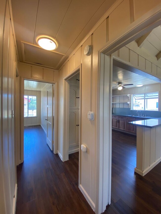 Building Photo - M120