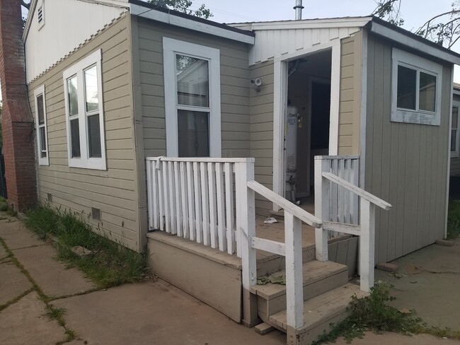 Building Photo - 916 Sonoma Ave