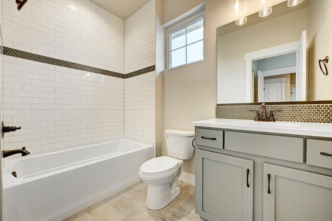 Building Photo - $2,350.00 - 2 Beds, 2.5 Baths, Townhouse i...