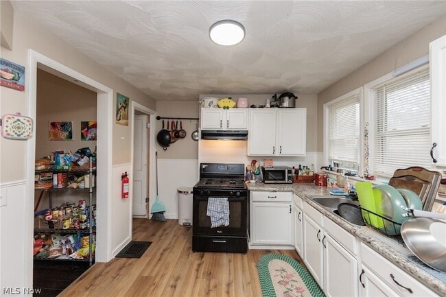 Building Photo - 1446 Hopkins Ave