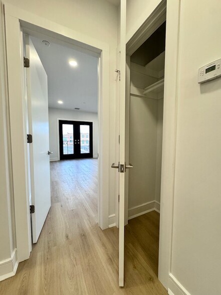 Building Photo - 85 W High St