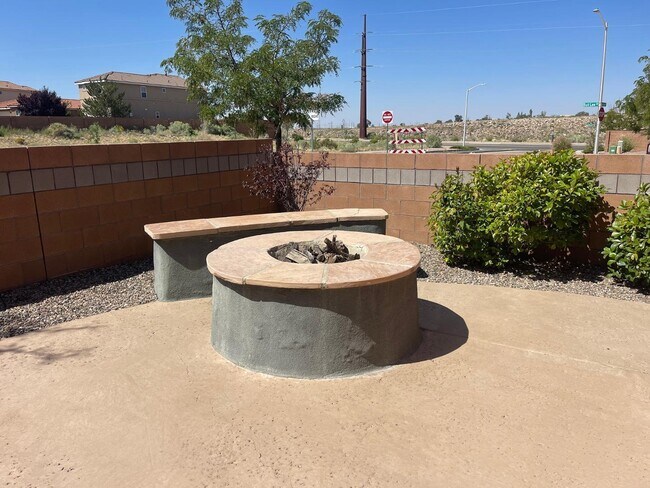 Building Photo - 1668 Bull Lea Dr SE