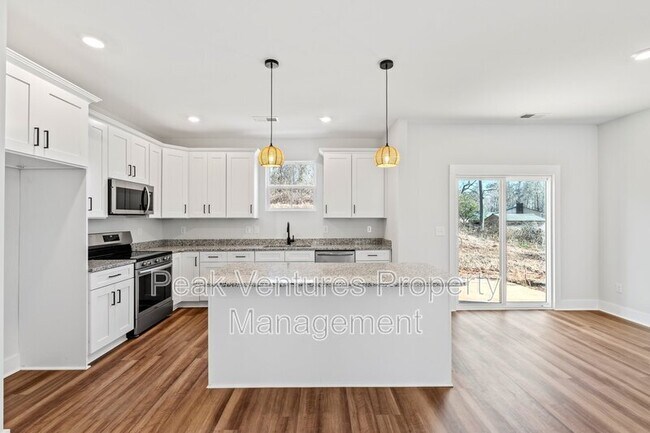 Building Photo - 104 Norbert Ln